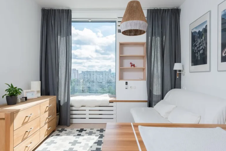 Como decorar apartamento alugado sem furar a parede?