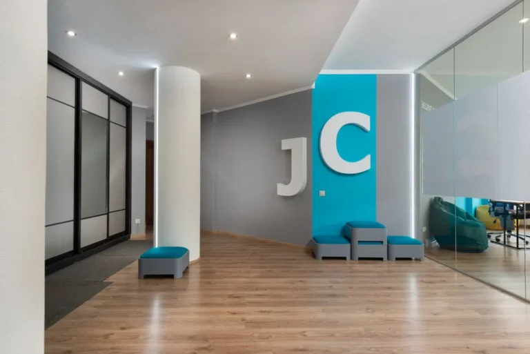 Como decorar um espaço comercial com identidade e personalidade?